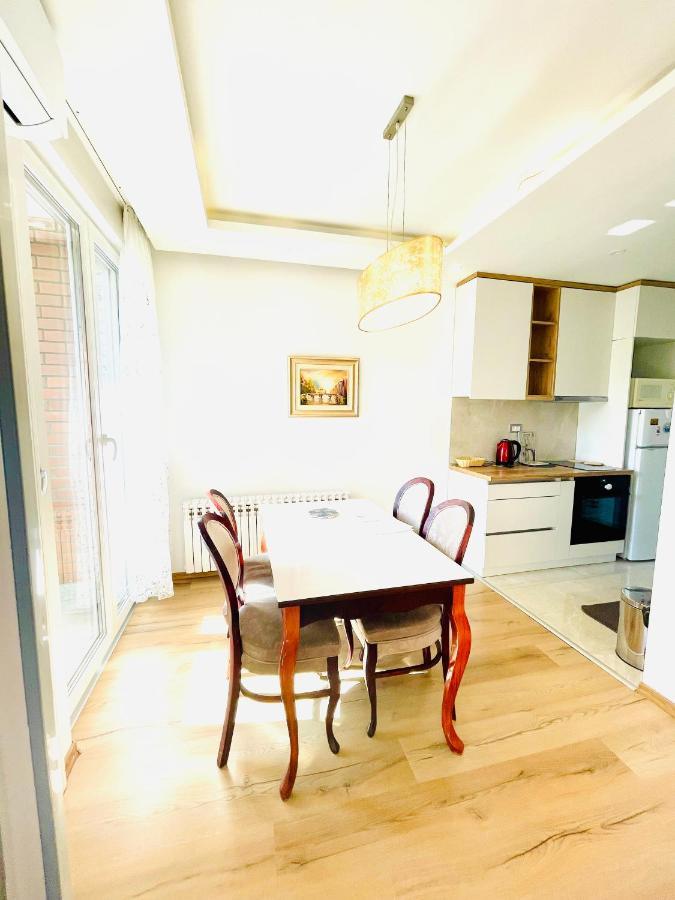 Apartman Centar Sa Sigurnim Parkingom SJJ Exteriér fotografie